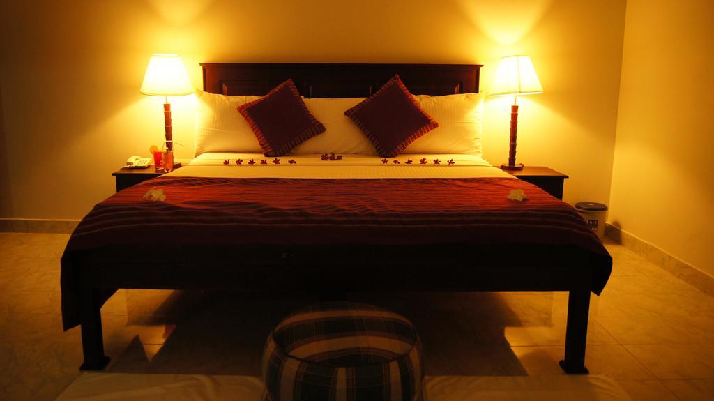 Sea Lotus Park Hotel Trincomalee Exterior photo