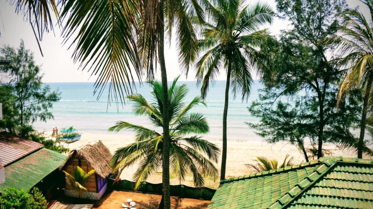 Sea Lotus Park Hotel Trincomalee Exterior photo