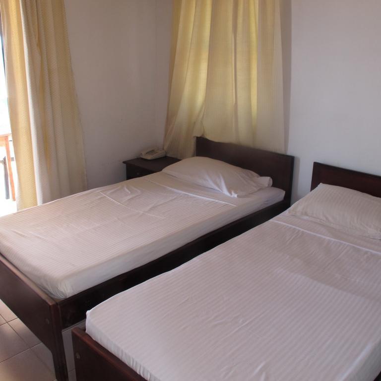 Sea Lotus Park Hotel Trincomalee Exterior photo