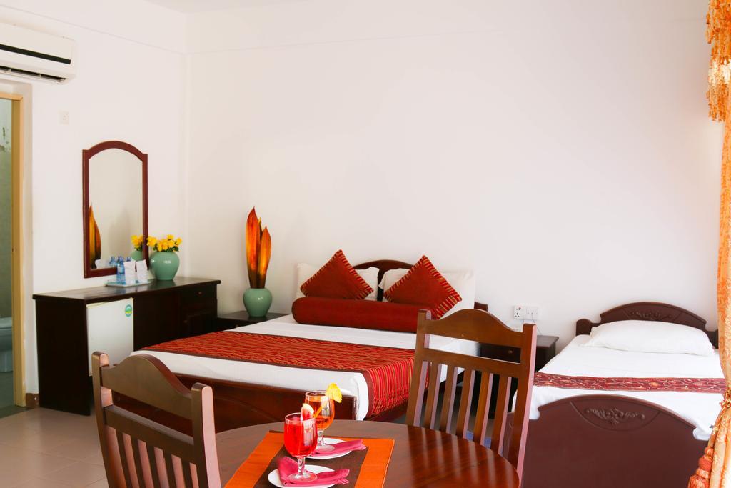 Sea Lotus Park Hotel Trincomalee Exterior photo