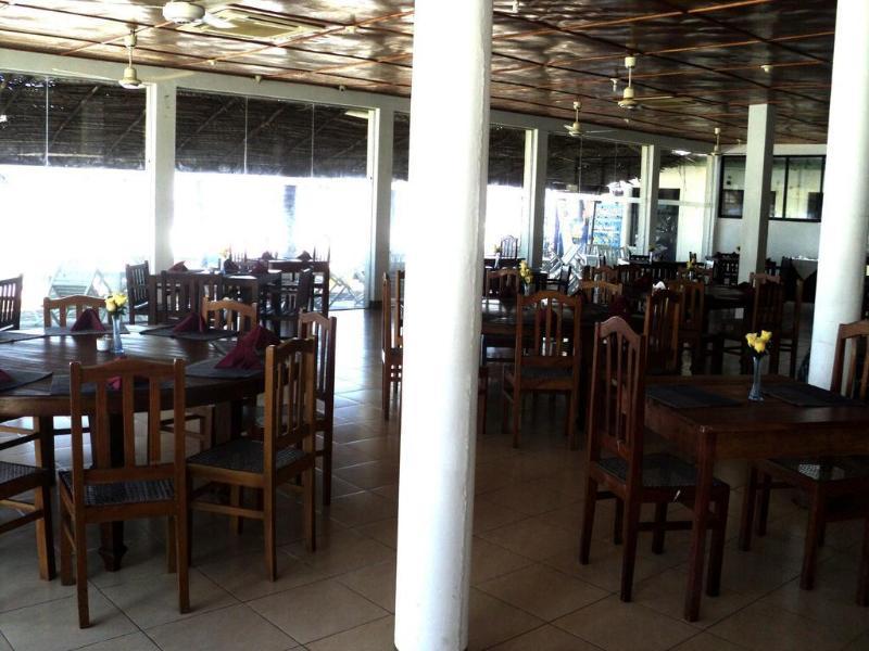 Sea Lotus Park Hotel Trincomalee Exterior photo