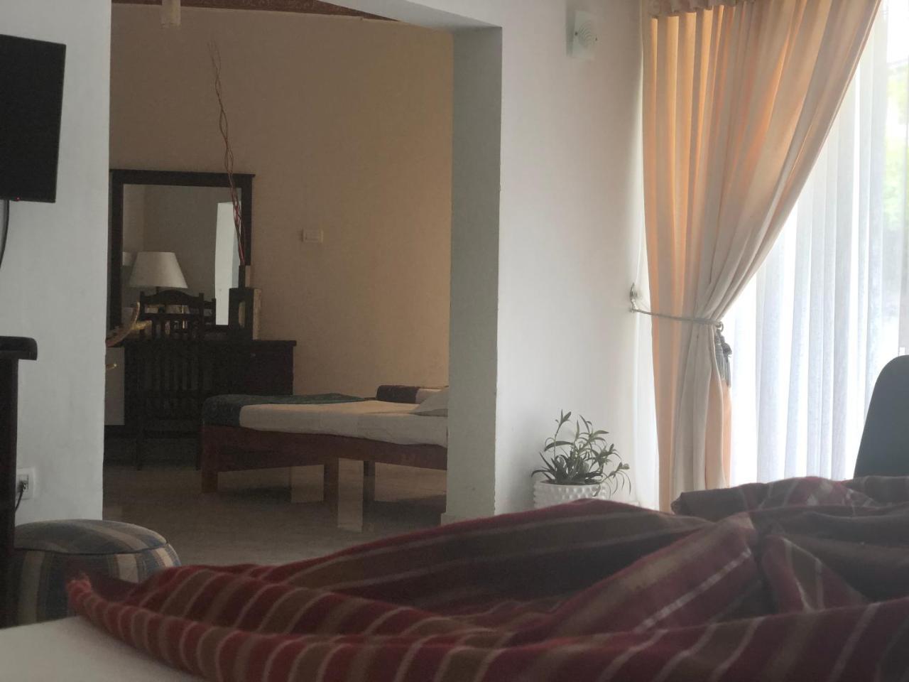 Sea Lotus Park Hotel Trincomalee Exterior photo